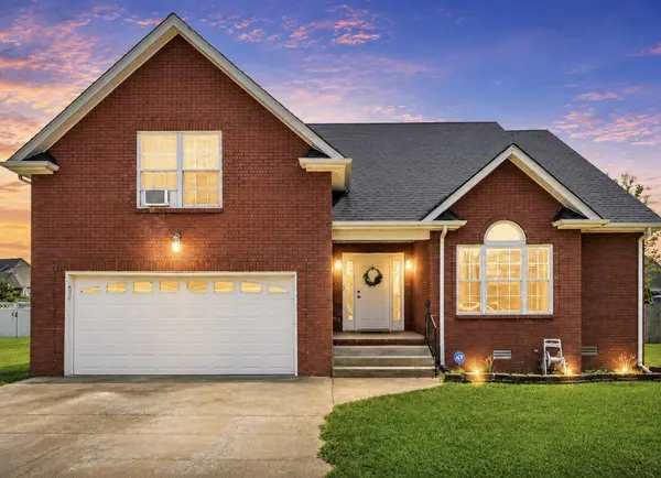 853 Samantha Ln, Clarksville, TN 37040