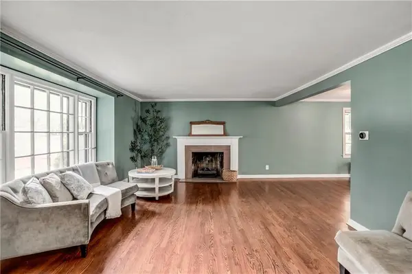 2821 W 73rd ST, Prairie Village, KS 66208
