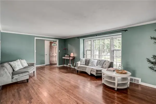 2821 W 73rd ST, Prairie Village, KS 66208