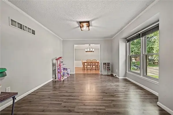 1008 SW 19TH Street TER, Blue Springs, MO 64015