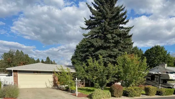 9906 N Fotheringham St, Spokane, WA 99208-9396