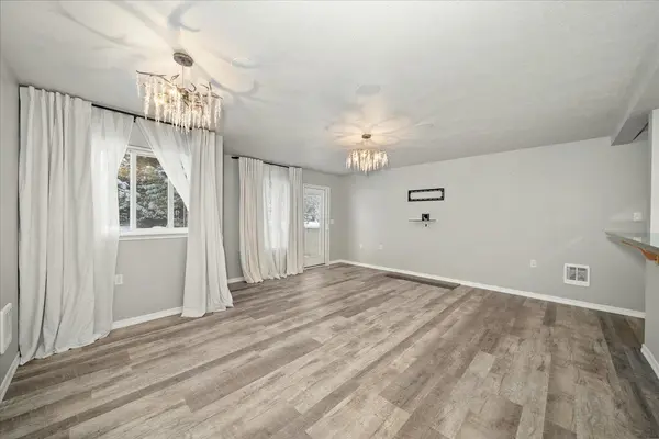 22855 E Country Vista Dr #360, Liberty Lake, WA 99019