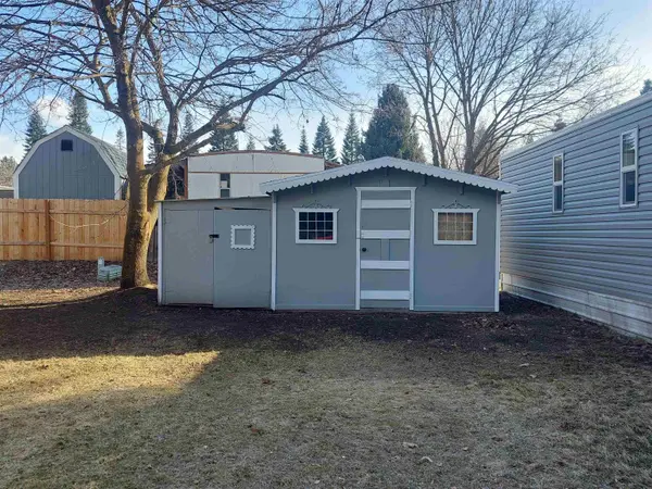 24807 E Trent Ave #29, Newman Lake, WA 99025