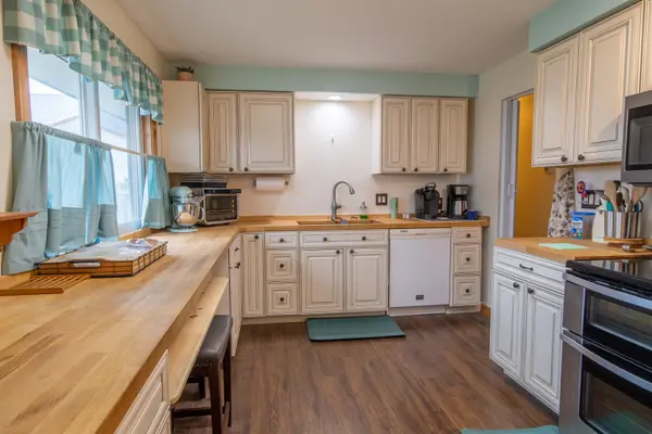 1223 E Olympic Ave, Spokane, WA 99207