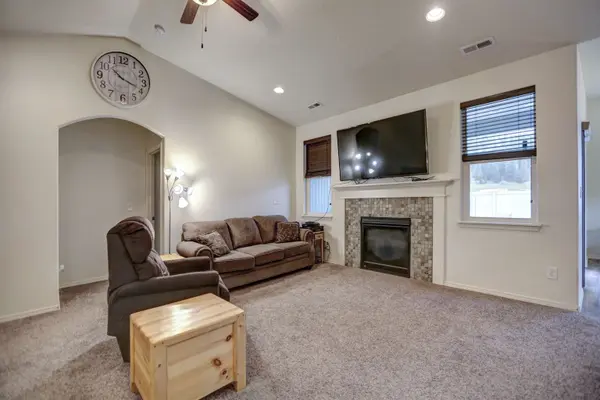 5115 N Woodlawn Ln, Spokane Valley, WA 99216