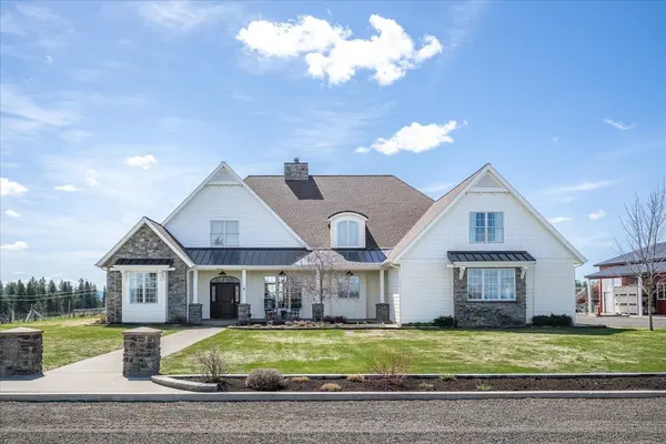 8214 E Greenbluff Rd, Colbert, WA 99005