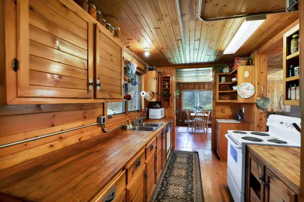 331 N Stateline Rd, Newport, WA 99156