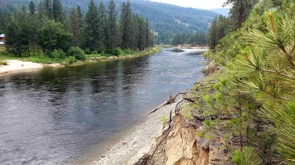 332 Rockcut Rd, Orient, WA 99160
