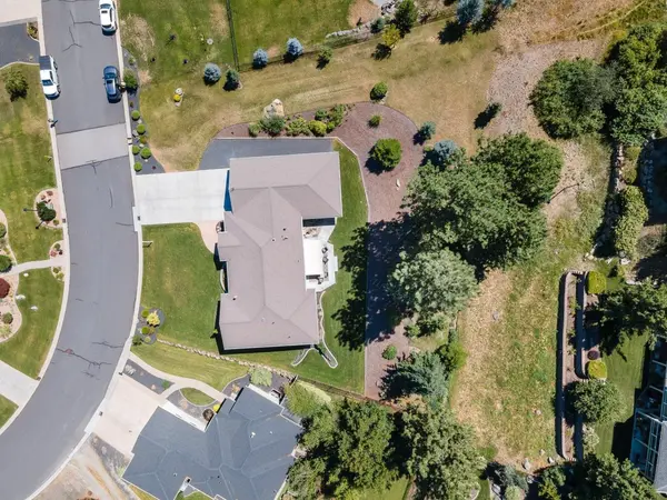 10529 N Edna Ln, Spokane, WA 99218