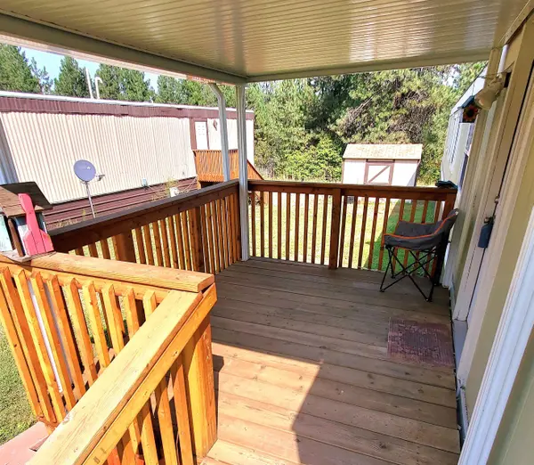 34124 N Newport Hwy #B, Chattaroy, WA 99003