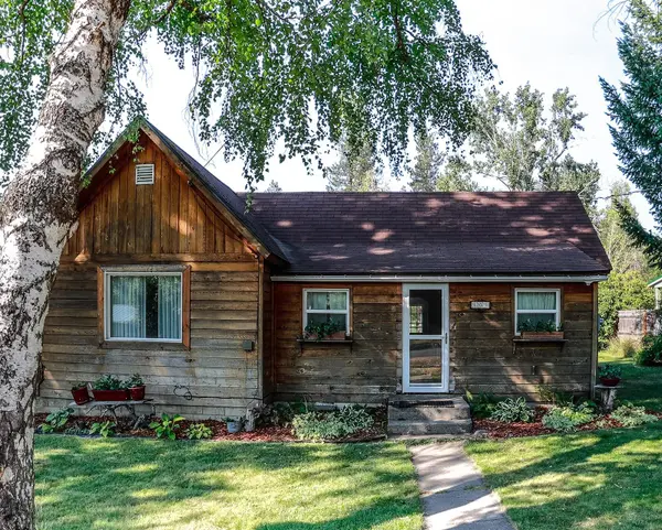 101 E Lake Ave, Rockford, WA 99030