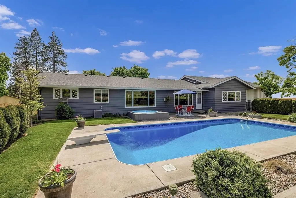 15905 E Stoughton Rd, Freeman, WA 99030