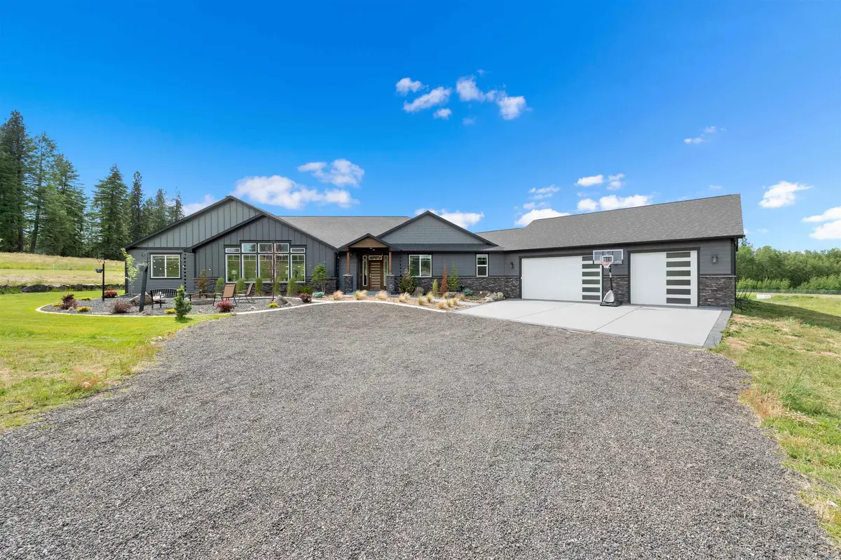 32611 N Elk Chattaroy Rd, Chattaroy, WA 99003