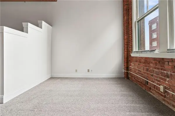 700 Broadway BLVD #208, Kansas City, MO 64105