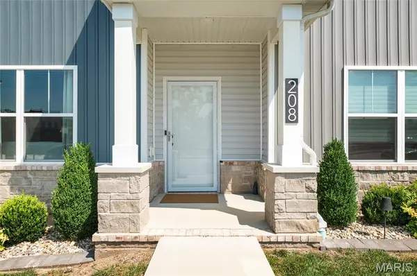 208 W State ST, O'fallon, IL 62269