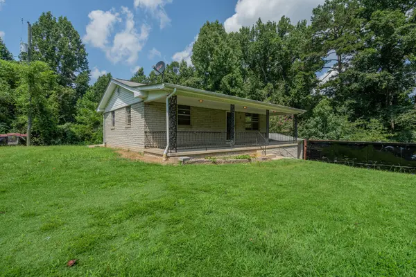 265 Country Ln, Lenoir City, TN 37771