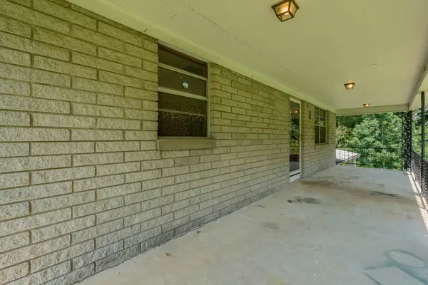 265 Country Ln, Lenoir City, TN 37771