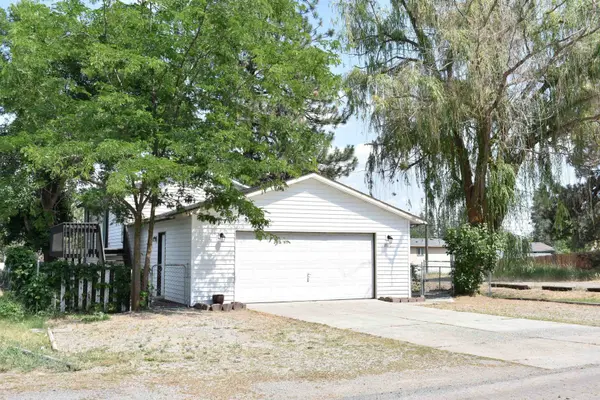 1002 N Howard St, Medical Lake, WA 99022