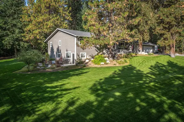 8907 N Murray Rd, Newman Lake, WA 99025