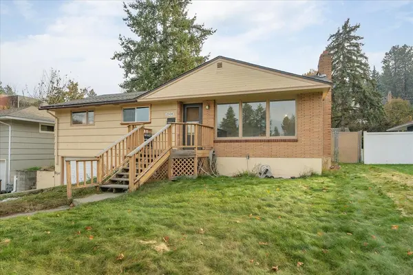 2504 E Girard Pl, Spokane, WA 99223