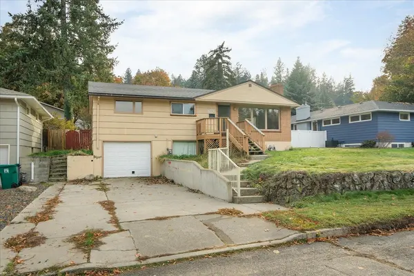 2504 E Girard Pl, Spokane, WA 99223