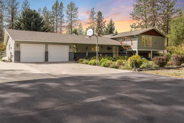 8727 N Seven Mile Rd, Nine Mile Falls, WA 99026