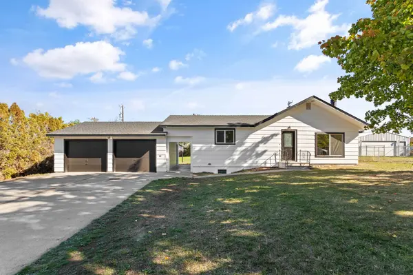 3002 N Hutchinson Rd, Millwood, WA 99212