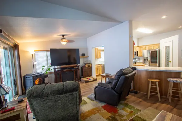 601 Park St, Metaline Falls, WA 99153