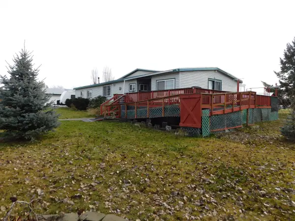 211 W PARADISE Rd, Spangle, WA 99031