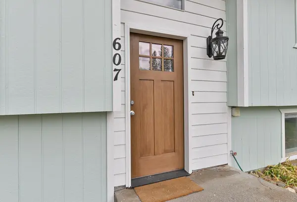 607 E C St, Deer Park, WA 99006