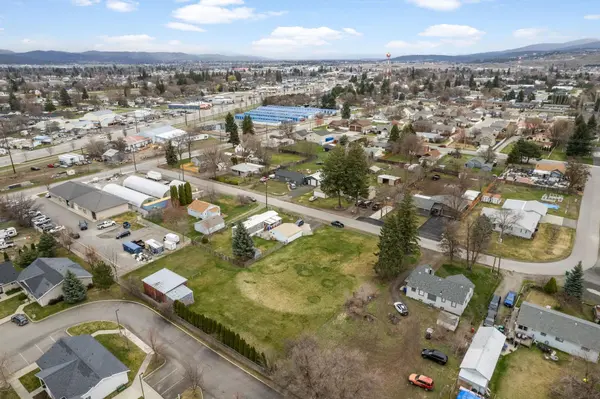 102 S Manifold Rd, Greenacres, WA 99016
