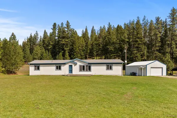 25015 E Hauser Lake Rd, Newman Lake, WA 99025