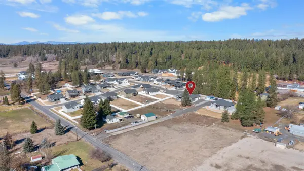 3517 E Chattaroy Rd, Chattaroy, WA 99003