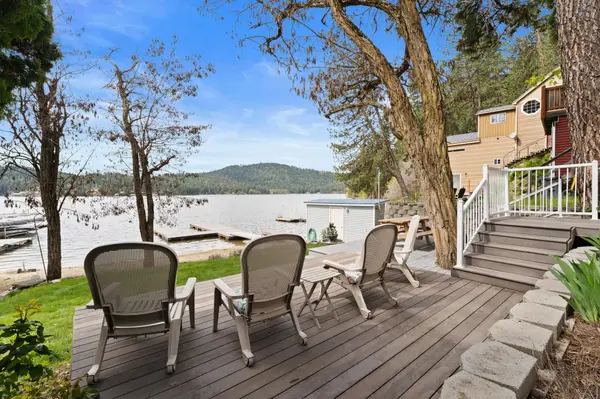 12935 N North Park St, Newman Lake, WA 99025