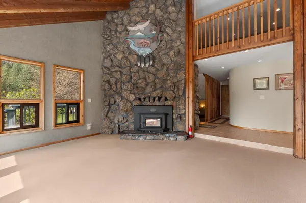2587 E Flowery Trail Rd, Chewelah, WA 99109
