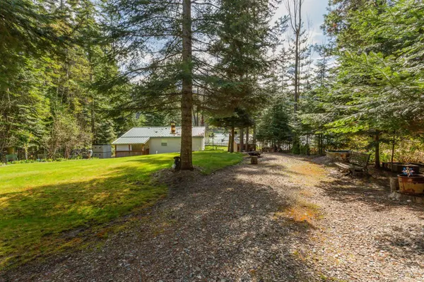 31 S Fern Ln, Cusick, WA 99119