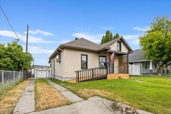 4014 N Crestline St, Spokane, WA 99207
