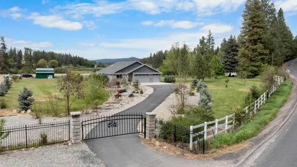 4021 E Chattaroy Rd, Chattaroy, WA 99003