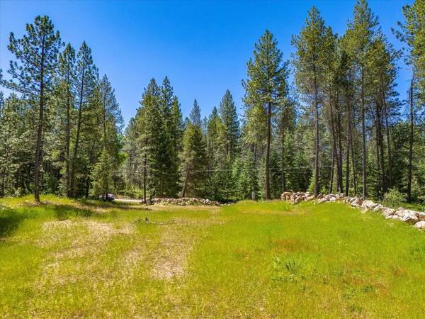 6105 E Grouse Rd Chattaroy, WA 99003