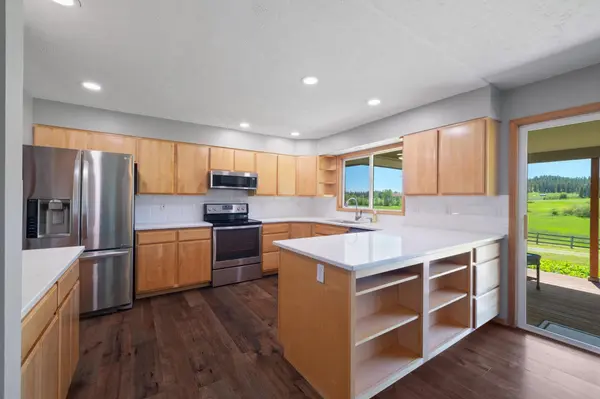19312 N Madison Rd, Mead, WA 99021