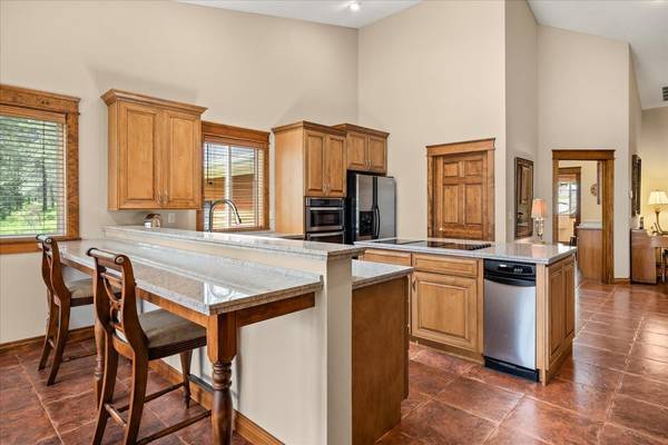 2218 E Sandy Beach Rd Elk, WA 99009