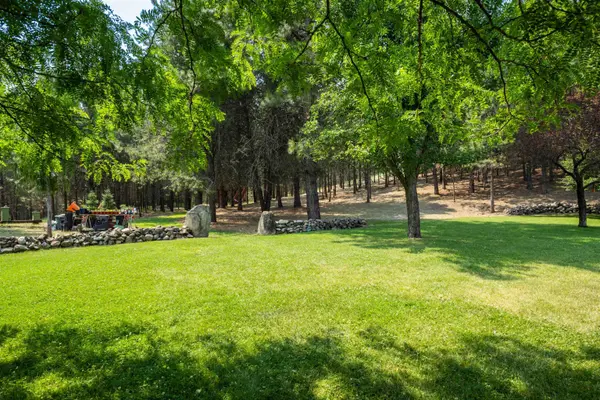 1806 E Whispering Springs Ln, Colbert, WA 99005