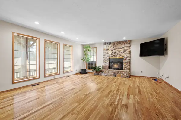 20702 N Greenbluff Dr, Colbert, WA 99005