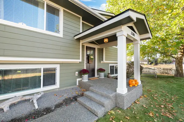 21304 E Queen Ave, Otis Orchards, WA 99027