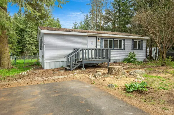 35312 N Newport Hwy ##220, Chattaroy, WA 99003