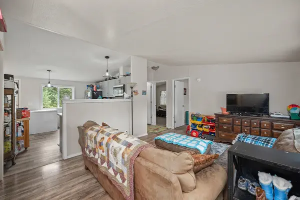 35312 N Newport Hwy ##220, Chattaroy, WA 99003