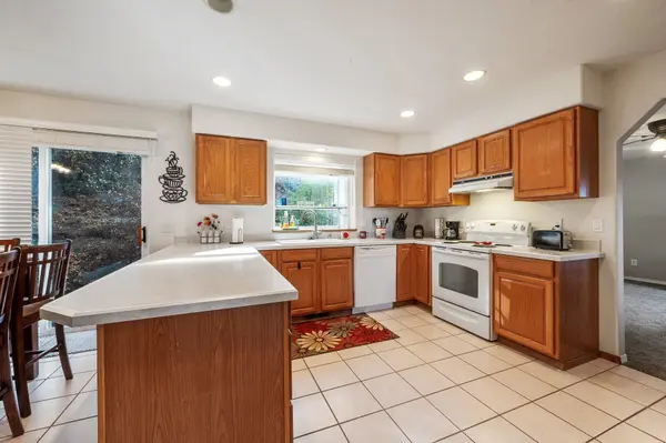 1301 S Kahuna Dr, Spokane, WA 99212