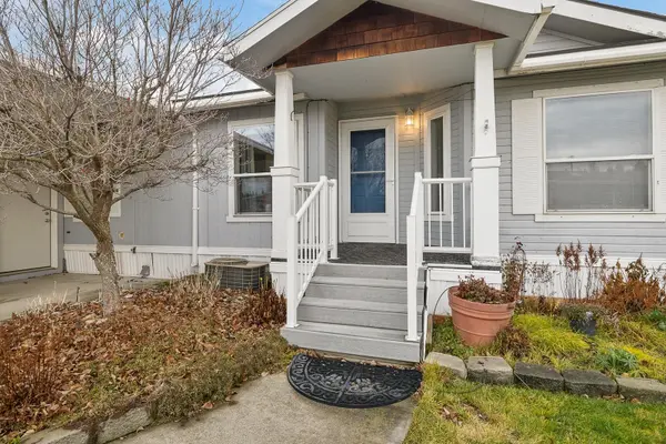213 S Blueberry Pl, Greenacres, WA 99016