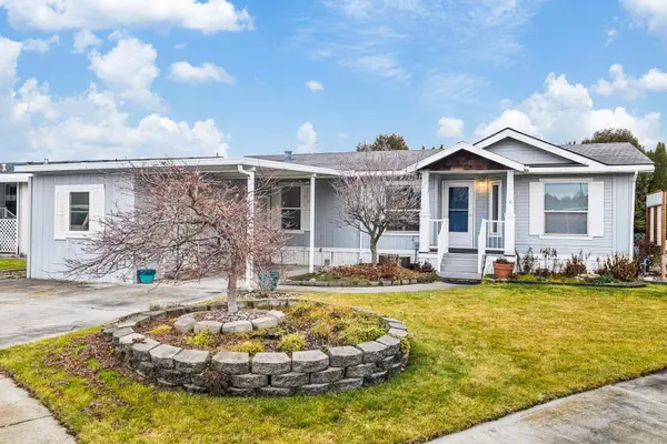 213 S Blueberry Pl,  Greenacres,  WA 99016