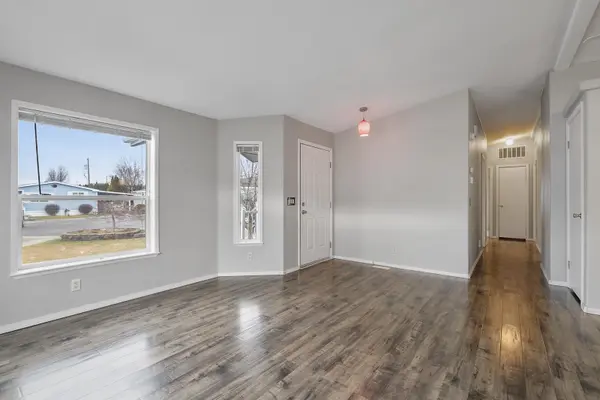 213 S Blueberry Pl, Greenacres, WA 99016